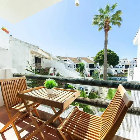 B12 - Pool And Sun Apartment Lagos