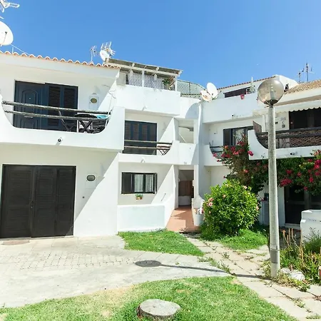 B12 - Pool And Sun Apartment